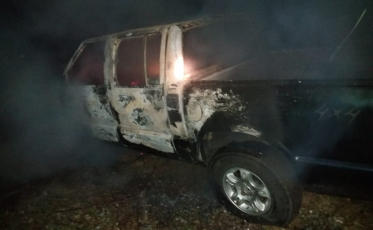 Carro é encontrado incendiado em Içara