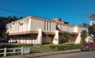 Pedreiro de cemitério condenado por enriquecimento ilícito