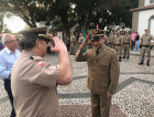 Em formatura, o reconhecimento aos policiais militares