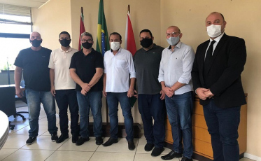 Neguinho e Chile dão posse aos novos secretários em Forquilhinha