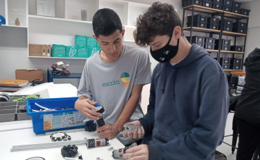 Escola S de Criciúma é classificada para a etapa nacional do First Tech Challenge