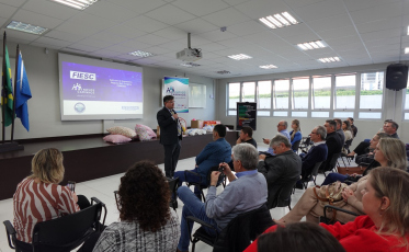 Programa Novos Caminhos é apresentado durante Café com Empresários em Criciúma