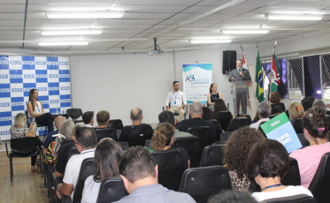 Parceiros e participantes do Programa Novos Caminhos recebem homenagem