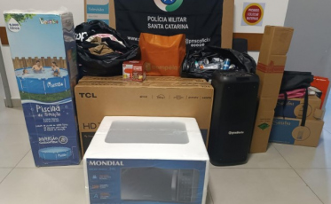 Quatro pessoas são presas com grande número de itens furtados na BR-101