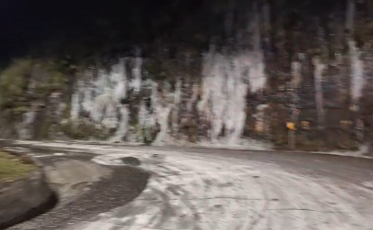 [Vídeo] Serra do Rio do Rastro liberada, apesar das temperaturas negativas