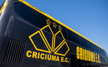 FOTOS: o novo ônibus do Criciúma