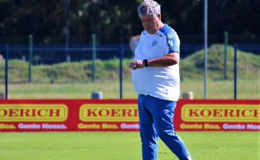 Avaí demite o técnico Geninho