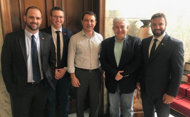 Atrasado, ministro terá agenda pesada em Criciúma