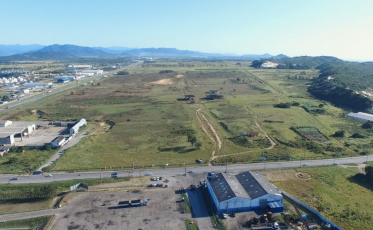 Governo do Estado abrirá processo para receber propostas sobre a utilização da ZPE de Imbituba