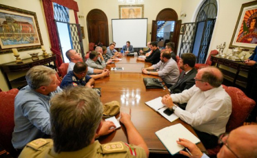 Governo do Estado suspende aulas por 30 dias em SC