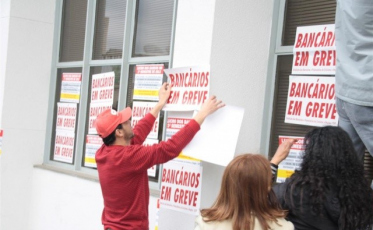 Bancários em expectativa de greve. Negociações prosseguem
