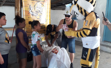 Guerrilha anima o Dia das Crianças no Renascer