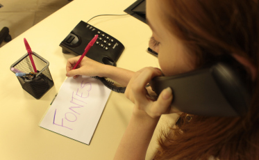 Acadêmicos de Jornalismo da Satc lançam Guia de Fontes