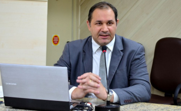 Em micro-ônibus, Procon vai aos bairros