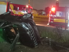 Carro invade pátio de comércio e capota durante a madrugada em Içara