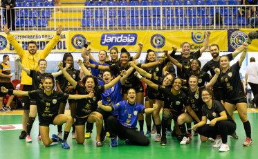 Handebol feminino de Criciúma faz história e disputa hexagonal final da Liga Nacional em São Paulo
