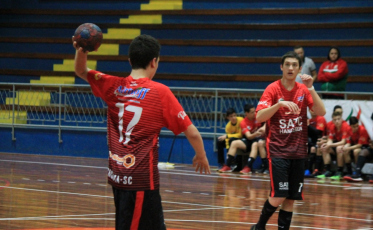 Handebol de Criciúma nas semifinais da Olesc