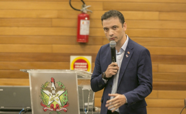 Alesc encaminha pedido de afastamento do secretário da Saúde