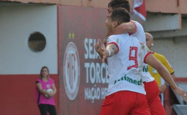 Hercílio ganha e dá importante passo na Série D