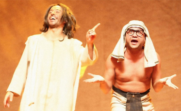 Criciúma recebe a peça Hermanoteu na Terra de Godah