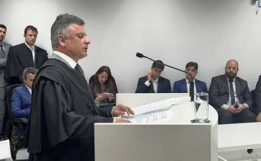 ((Vídeo)) Iniciada a sessão que definirá sobre manutenção da prisão do prefeito Clésio Salvaro