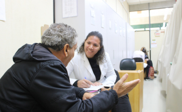 Técnico em Massoterapia da Unesc oferece atendimento gratuito para 50 pacientes