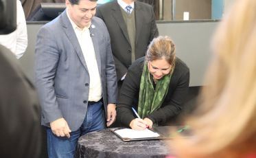 SC assina contrato de elaboração do Plano de Transição Energética Justa