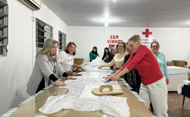 Fábrica de fraldas da Cruz Vermelha de Criciúma produz cerca de 4 mil unidades por mês