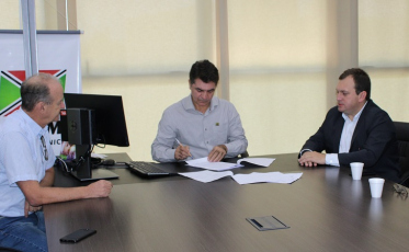 Governo de Criciúma e Sindicont firmam parceria em benefício aos microempreendedores do município