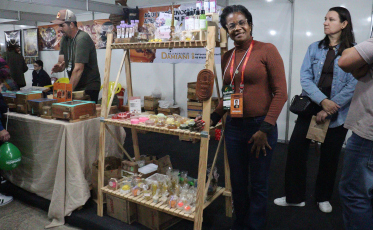 Saboaria artesanal encanta público na Agroponte 2025