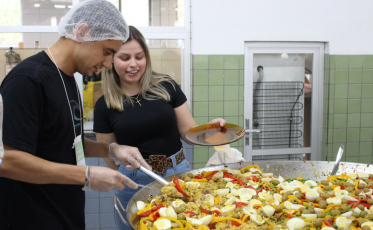 Evento de acadêmicos da Unesc encerra com almoço beneficente