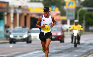 Domingo de Meia Maratona Caixa em Criciúma