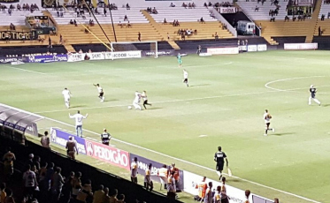 Criciúma vacila no fim e deixa o Brusque empatar