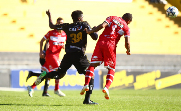 Pênalti perdido, gol anulado e seis bolas na rede