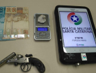 Drogas e arma apreendidas em Forquilhinha