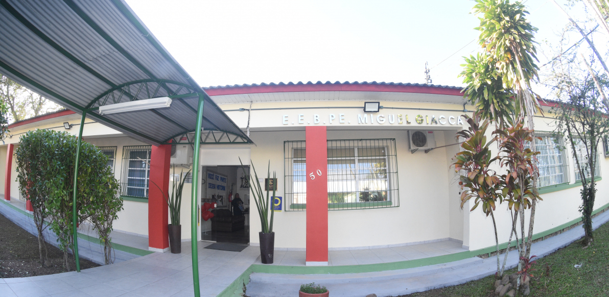 Escola Padre Miguel Giacca: Palco de educação, relações e memórias