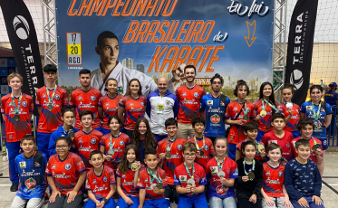 Equipe de Içara conquista vice-campeonato brasileiro de karatê 