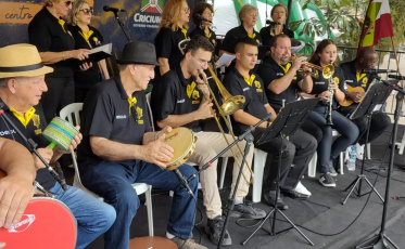 Sociedade Cultural Cruzeiro do Sul se apresenta na Praça Nereu Ramos neste sábado