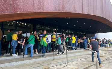 Bolsonaro dorme em Criciúma e visita Praça Nereu Ramos neste sábado
