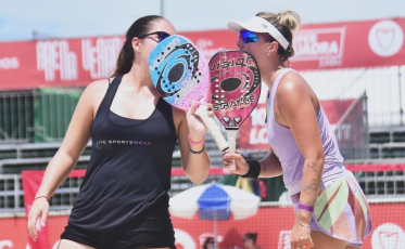Beach tennista criciumense disputa semifinal em competição mundial