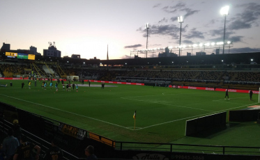 Criciúma vence o Atlético-GO e abre sete pontos para o Z4