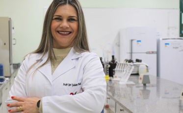 Professora da Unesc recebe prêmio nacional Para Mulheres na Ciência