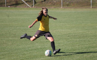 Meninas Carvoeiras realizam jogo-treino
