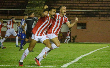 Hercílio Luz marca no último lance e vence o Avaí