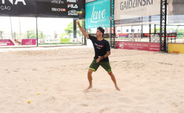 Melhor atleta de Beach Tennis do Brasil treina nesta terça-feira em Criciúma 