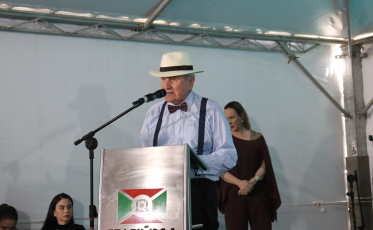 Archimedes Naspolini lança livro em homenagem ao centenário de Criciúma