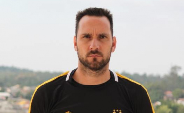 Roberto aparece no BID e fica à disposição de Paulo Baier