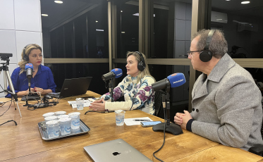 Parlatório recebe Júlia Zanatta nesta segunda-feira (VÍDEO)