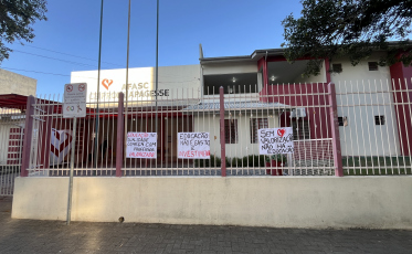 Greve dos professores da Afasc começa nesta terça e afeta 6 mil crianças em Criciúma