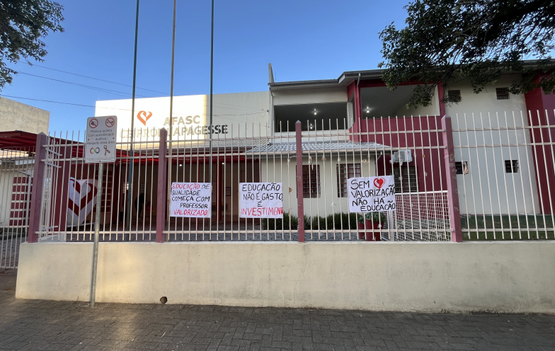 Greve dos professores da Afasc começa nesta terça e afeta 6 mil crianças em Criciúma